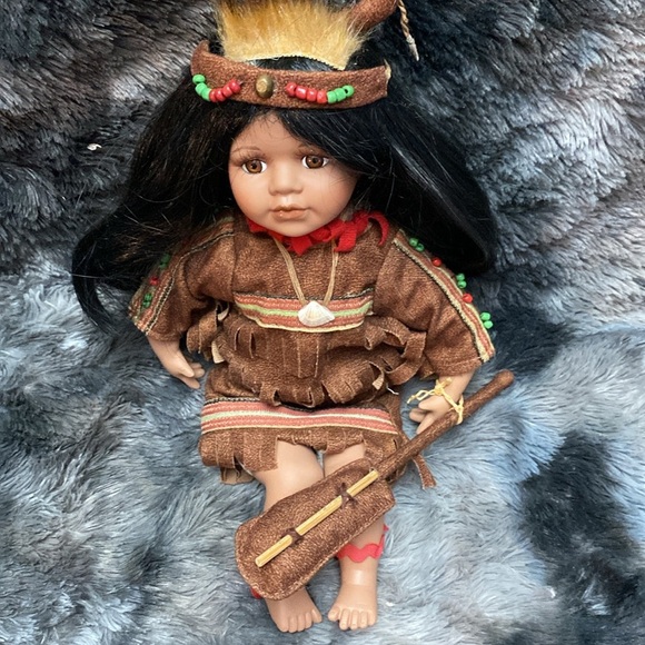 Cathay Collections Indigenous Doll 1-5000 Evening Moon Glow - Picture 11 of 16